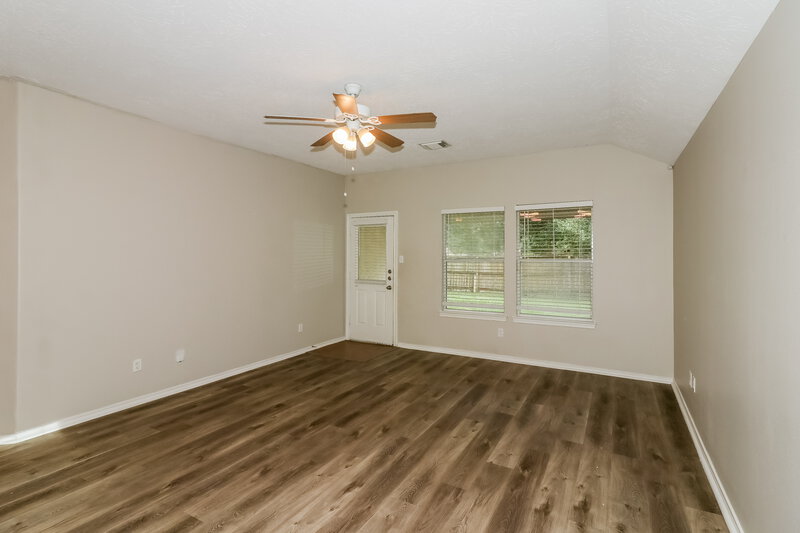 2,025/Mo, 2826 Trinity Glen Ln Houston, TX 77047 Living Room View