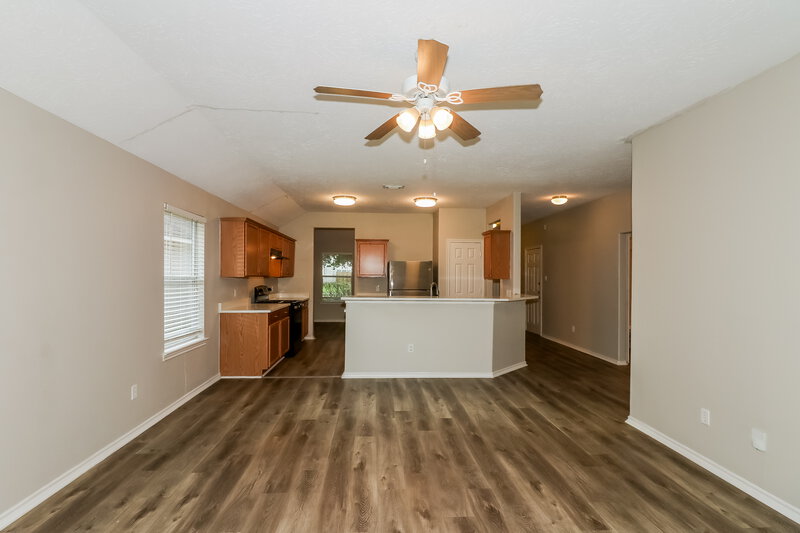 2,025/Mo, 2826 Trinity Glen Ln Houston, TX 77047 Living Room View 2