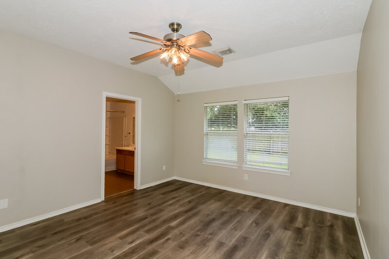 2,025/Mo, 2826 Trinity Glen Ln Houston, TX 77047 Main Bedroom View