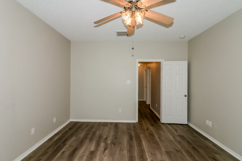 2,025/Mo, 2826 Trinity Glen Ln Houston, TX 77047 Main Bedroom View 2