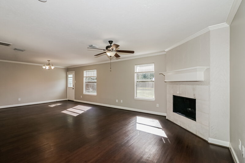 2,010/Mo, 6407 Crim Ct Houston, TX 77049 Living Room View