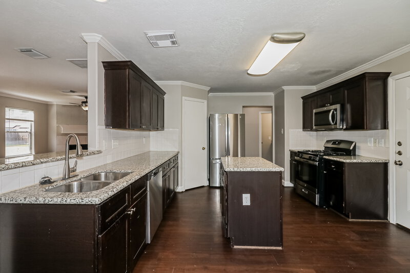 2,010/Mo, 6407 Crim Ct Houston, TX 77049 Kitchen View