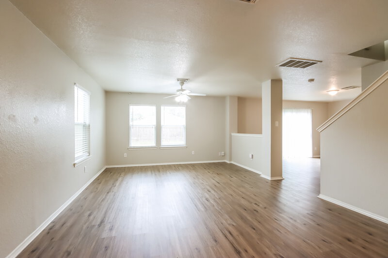 1,875/Mo, 12411 Grossmount Dr Houston, TX 77066 Living Room View