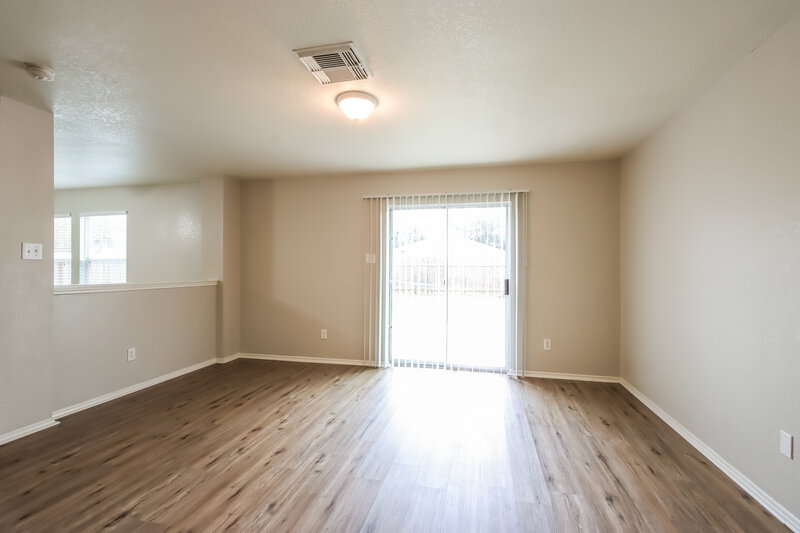 1,875/Mo, 12411 Grossmount Dr Houston, TX 77066 Dining Room View