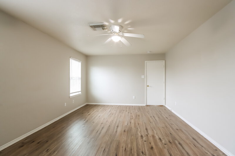 1,875/Mo, 12411 Grossmount Dr Houston, TX 77066 Main Bedroom View