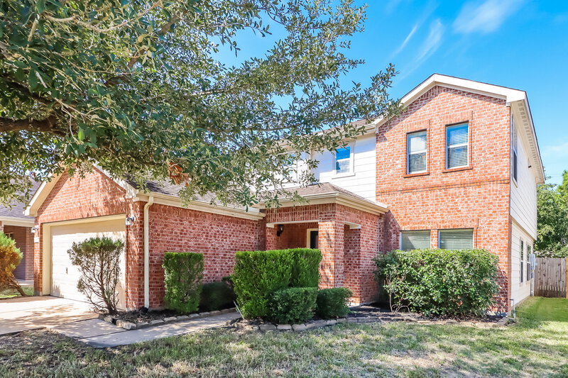 2,350/Mo, 19811 Breezy Cove Ct Tomball, TX 77375 Front View