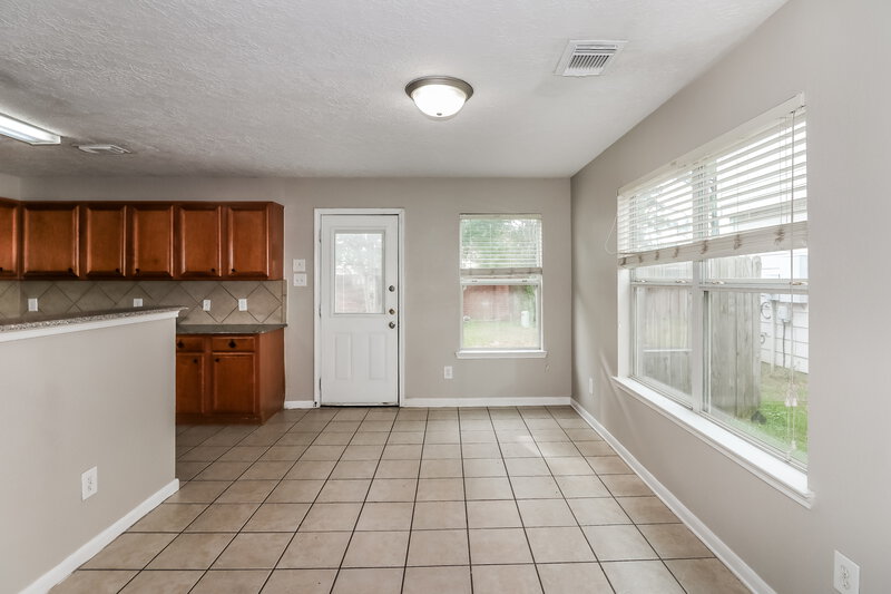 1,895/Mo, 19811 Breezy Cove Ct Tomball, TX 77375 Dining Room View