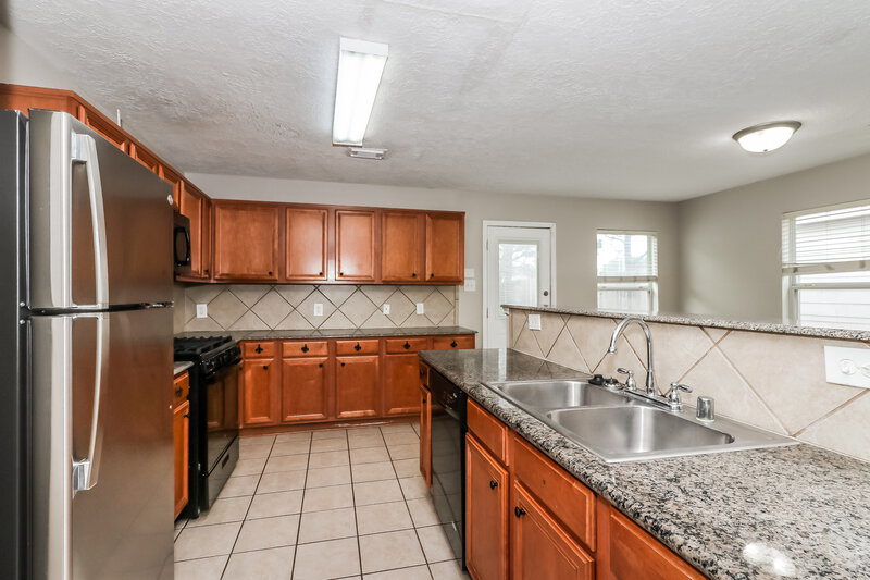 1,895/Mo, 19811 Breezy Cove Ct Tomball, TX 77375 Kitchen View