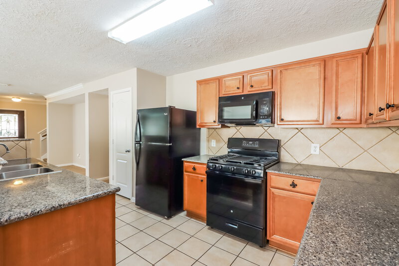2,350/Mo, 19811 Breezy Cove Ct Tomball, TX 77375 Kitchen View 2