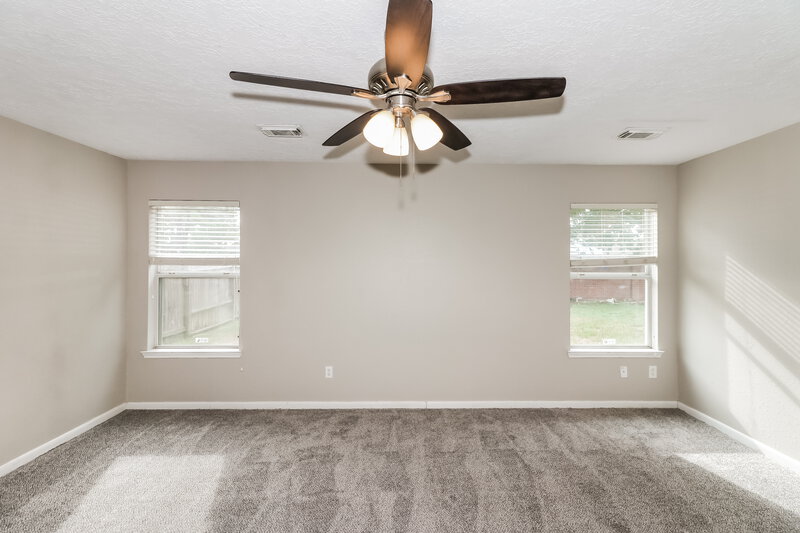1,895/Mo, 19811 Breezy Cove Ct Tomball, TX 77375 Main Bedroom View