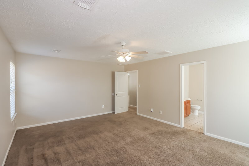 2,350/Mo, 19811 Breezy Cove Ct Tomball, TX 77375 Main Bedroom View 2