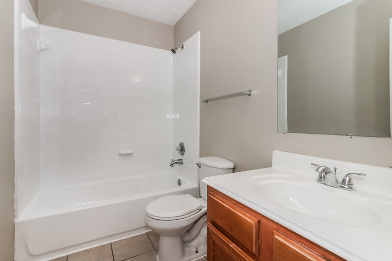 1,895/Mo, 19811 Breezy Cove Ct Tomball, TX 77375 Bathroom View