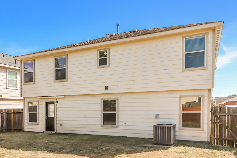 2,350/Mo, 19811 Breezy Cove Ct Tomball, TX 77375 Rear View