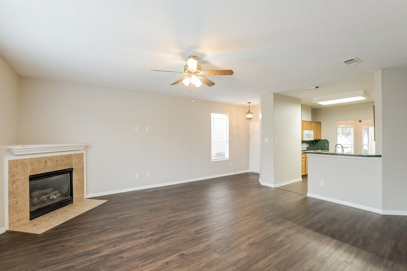 2,080/Mo, 12151 Landsdown Ridge Way Humble, TX 77346 Living Room View 2