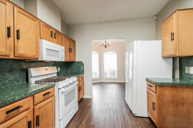2,110/Mo, 12151 Landsdown Ridge Way Humble, TX 77346 Kitchen View