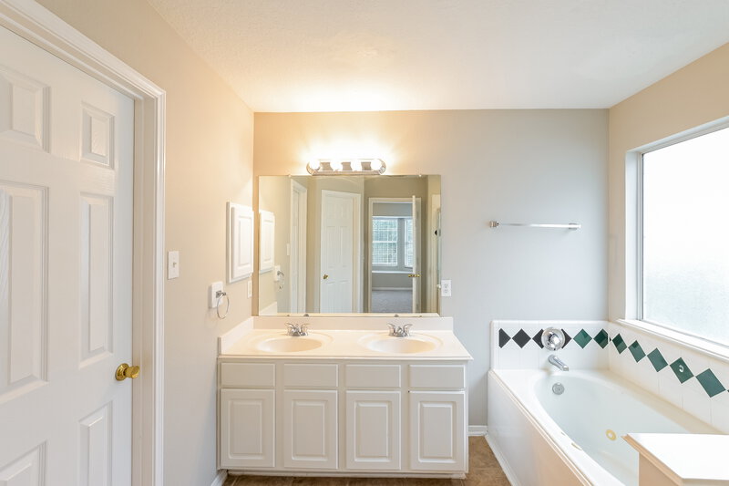 2,080/Mo, 12151 Landsdown Ridge Way Humble, TX 77346 Main Bathroom View
