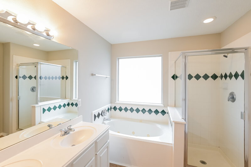 2,080/Mo, 12151 Landsdown Ridge Way Humble, TX 77346 Main Bathroom View 2