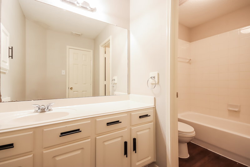 2,110/Mo, 12151 Landsdown Ridge Way Humble, TX 77346 Bathroom View