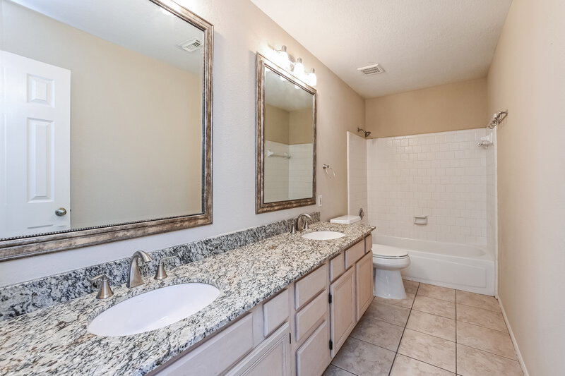 2,665/Mo, 17535 Rustling Aspen Ln Houston, TX 77095 Bathroom View
