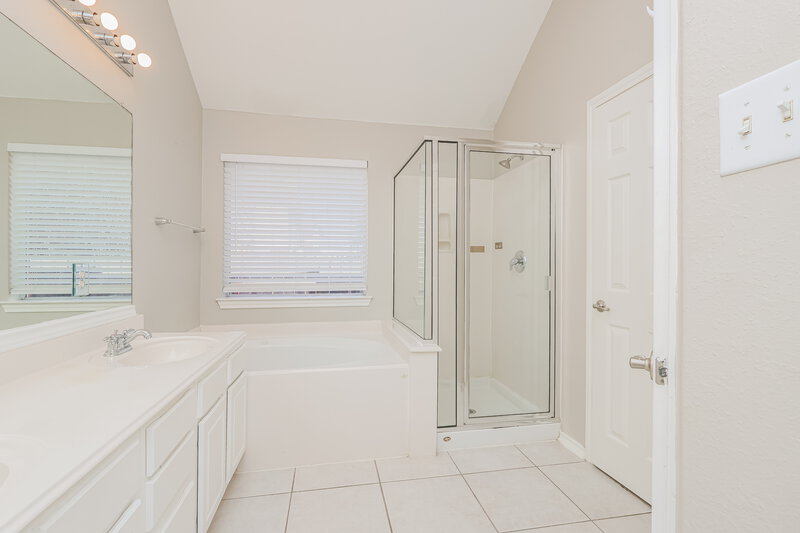 2,090/Mo, 6402 Bright Falls Ln Katy, TX 77449 Main Bathroom View