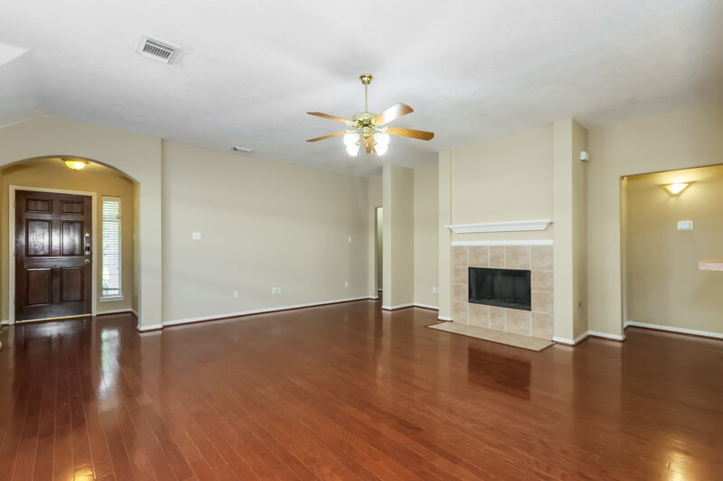 2,085/Mo, 3223 Spring Ranch Ln Spring, TX 77388 Living Room View 2