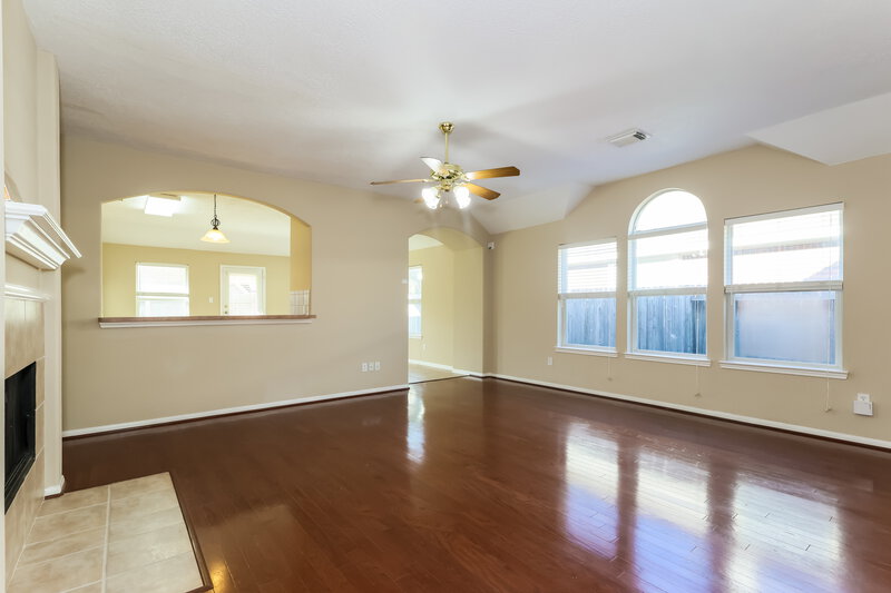 2,085/Mo, 3223 Spring Ranch Ln Spring, TX 77388 Living Room View 3