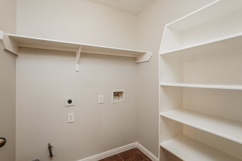 1,650/Mo, 20922 Neelie Ct Humble, TX 77338 Laundry Room View