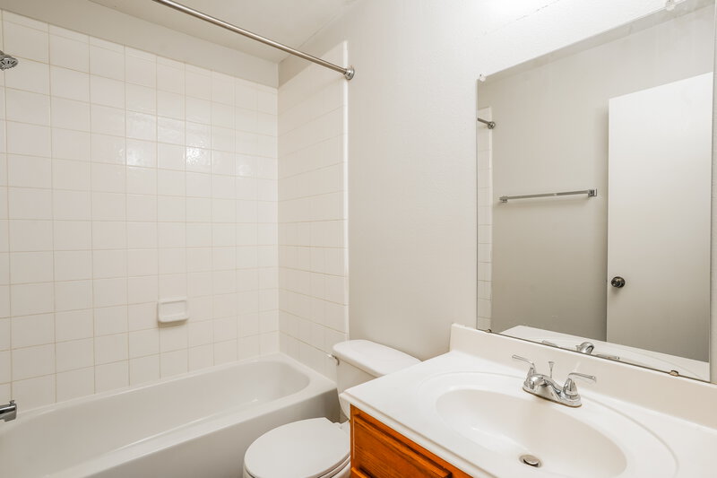 1,650/Mo, 20922 Neelie Ct Humble, TX 77338 Bathroom View