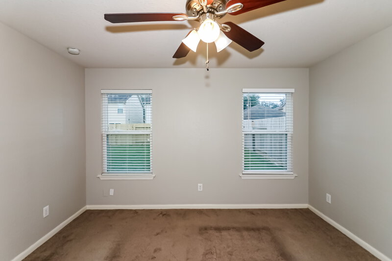 2,135/Mo, 13007 Fenland Field Ln Houston, TX 77047 Main Bedroom View