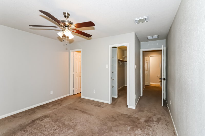 2,135/Mo, 13007 Fenland Field Ln Houston, TX 77047 Main Bedroom View 2