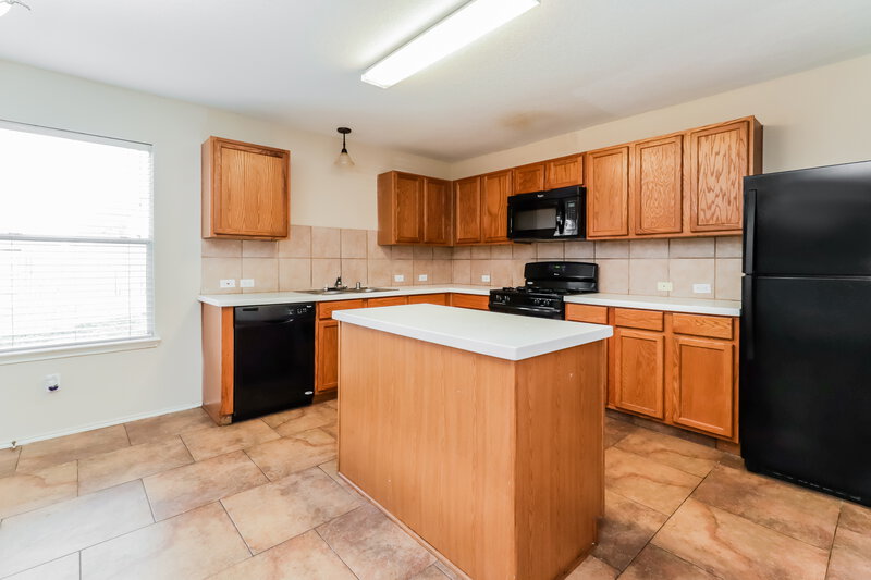 1,860/Mo, 2122 Pine Croft Dr Humble, TX 77396 Kitchen View 2
