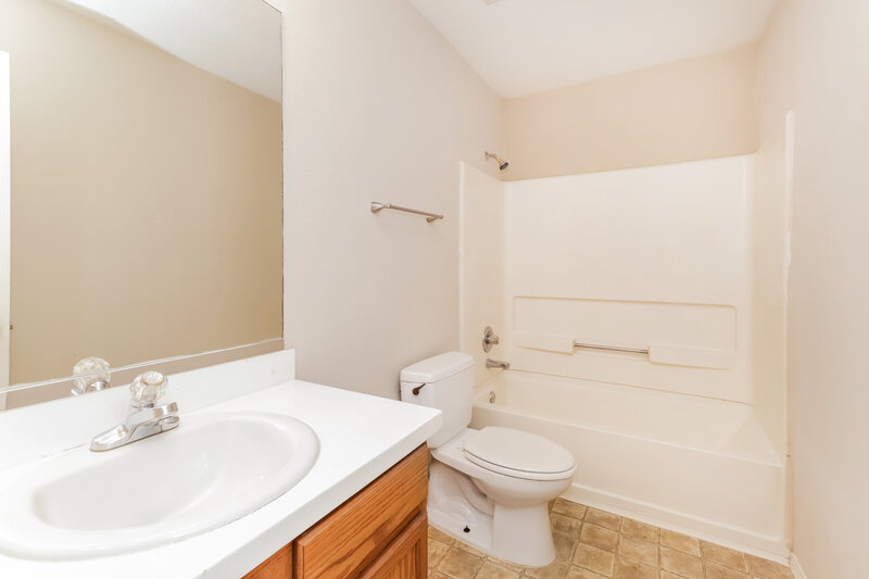 1,860/Mo, 2122 Pine Croft Dr Humble, TX 77396 Bathroom View
