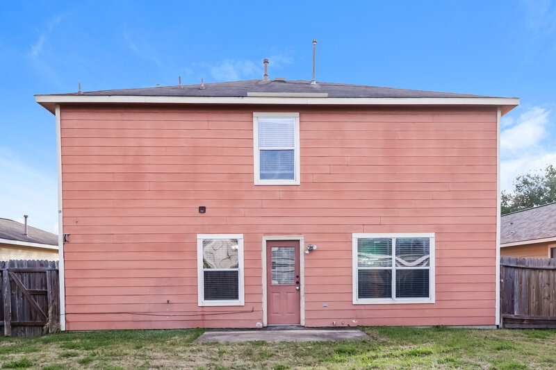 1,860/Mo, 2122 Pine Croft Dr Humble, TX 77396 Rear View