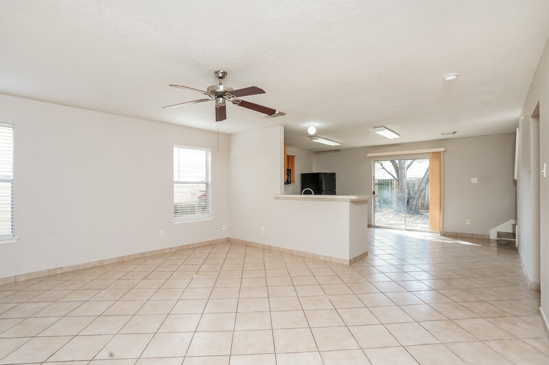 1,705/Mo, 7331 Parkland Manor Dr Cypress, TX 77433 Living Room View