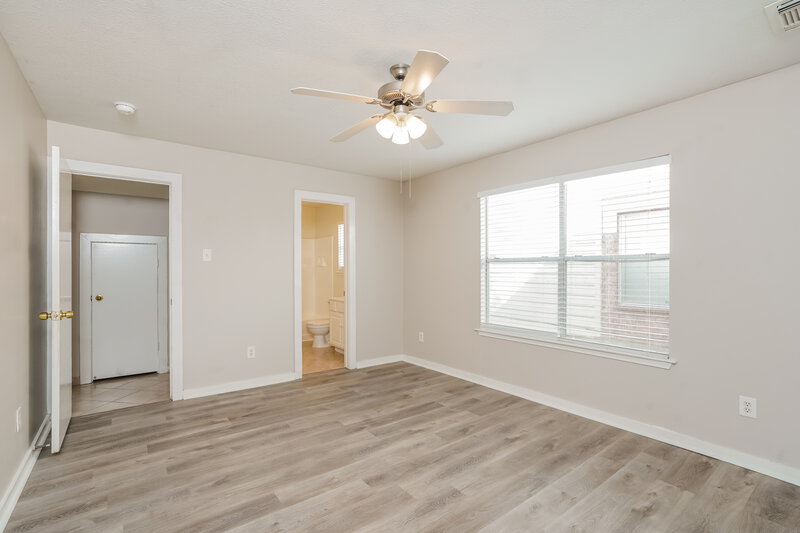 1,705/Mo, 7331 Parkland Manor Dr Cypress, TX 77433 Main Bedroom View 2
