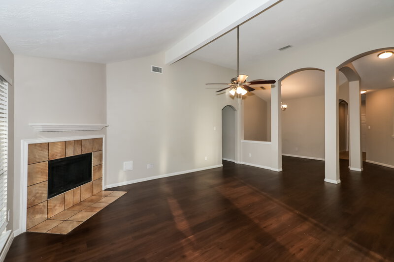 2,215/Mo, 1226 Peacham Ct Fresno, TX 77545 Living Room View 2