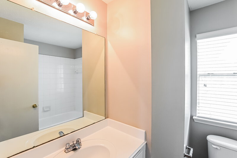 1,990/Mo, 4606 Serenity Trl Fresno, TX 77545 Bathroom View