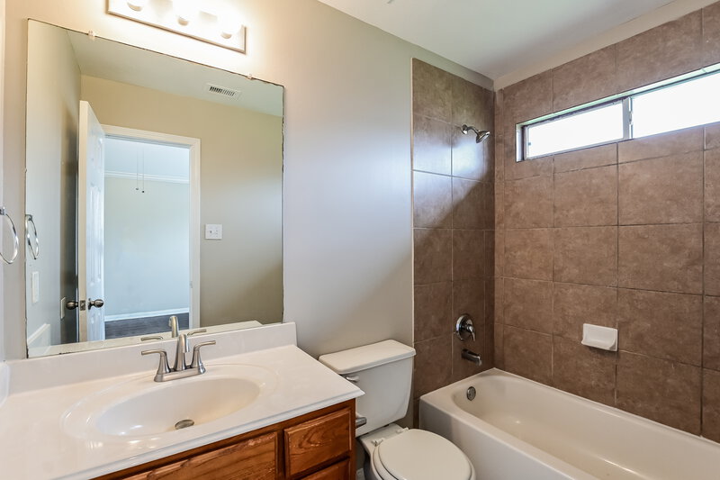 1,935/Mo, 4018 Falvel Shadow Creek Dr Spring, TX 77388 Main Bathroom View