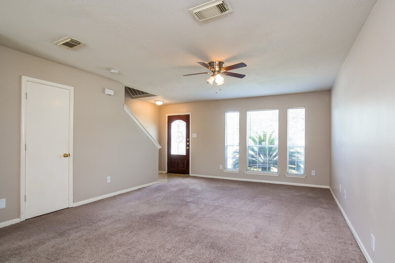 2,220/Mo, 4906 Woodland Meadows Ln Humble, TX 77346 Living Room View 2