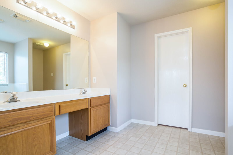 2,220/Mo, 4906 Woodland Meadows Ln Humble, TX 77346 Master Bathroom View