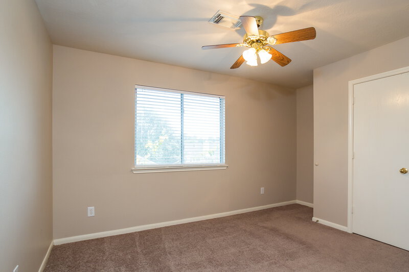 2,220/Mo, 4906 Woodland Meadows Ln Humble, TX 77346 Bedroom View 2