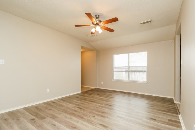 1,810/Mo, 7315 Winter Song Dr Magnolia, TX 77354 Living Room View 3