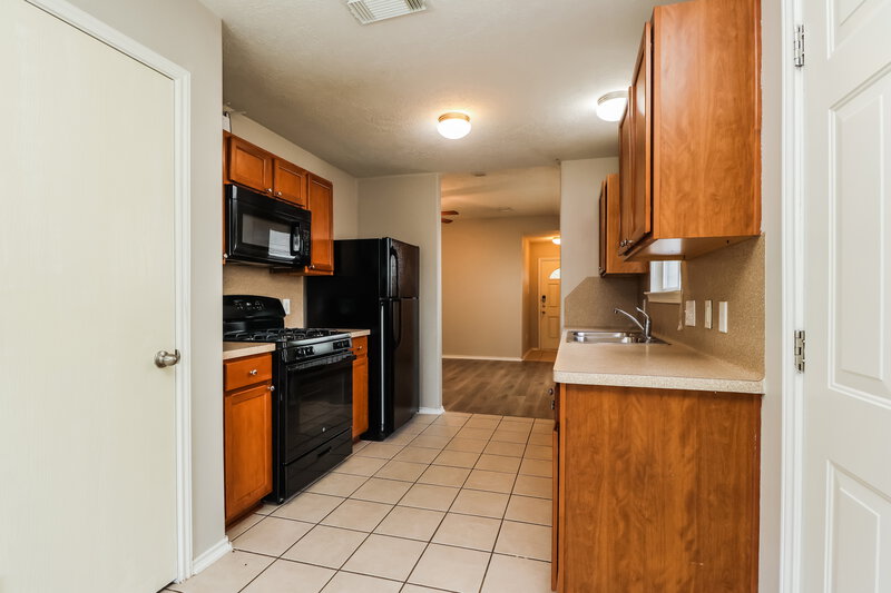 1,810/Mo, 7315 Winter Song Dr Magnolia, TX 77354 Kitchen View 2