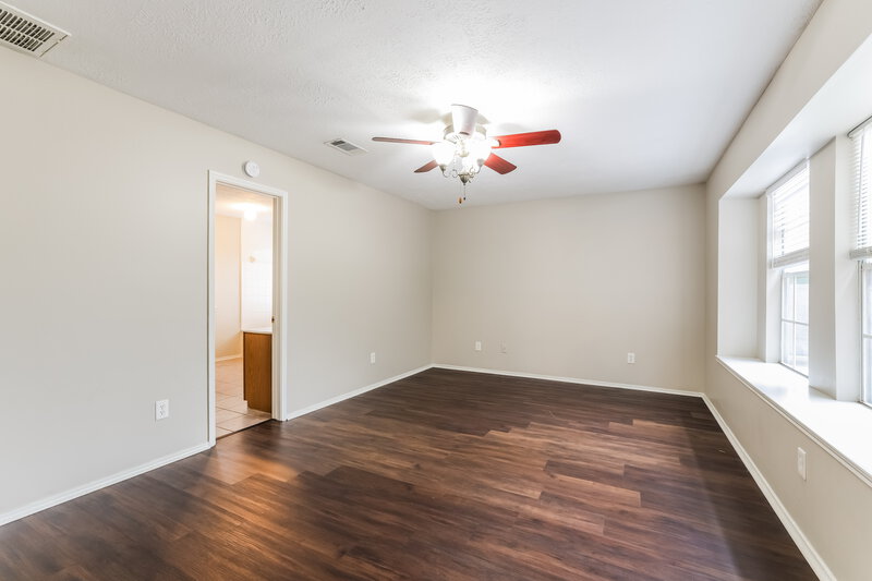 1,915/Mo, 3810 Village Well Dr Humble, TX 77396 Main Bedroom View