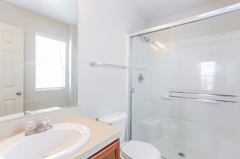 1,845/Mo, 6243 Gillian Park Dr Katy, TX 77449 Main Bathroom View