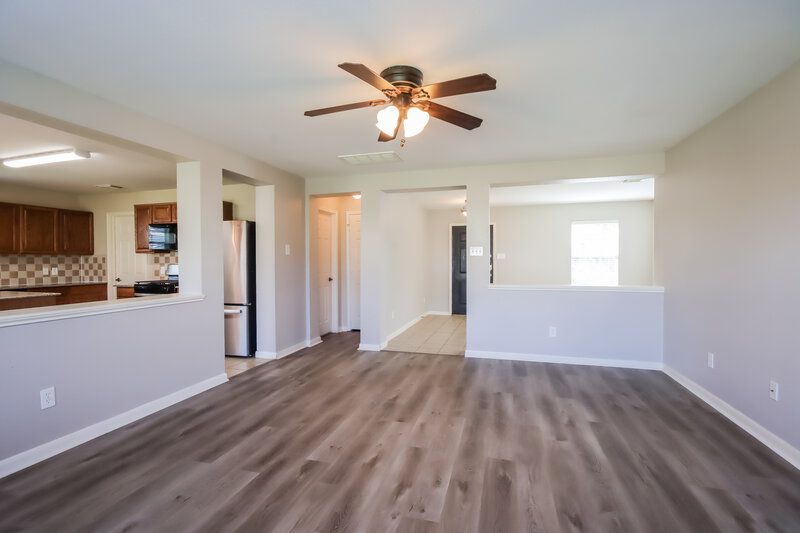 2,220/Mo, 29422 Legends Glen Dr Spring, TX 77386 Living Room View 2