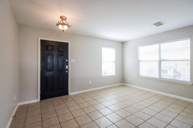 2,220/Mo, 29422 Legends Glen Dr Spring, TX 77386 Sitting Room View