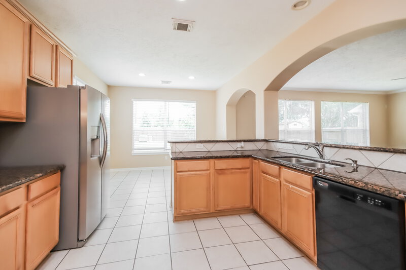 2,685/Mo, 7306 Leens Lodge Ln Humble, TX 77346 Kitchen View