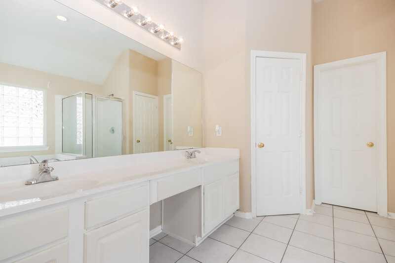 2,685/Mo, 7306 Leens Lodge Ln Humble, TX 77346 Main Bathroom View