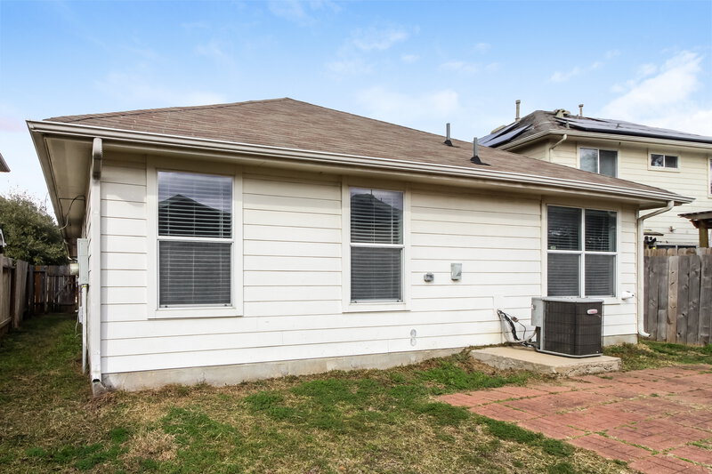 2,110/Mo, 14226 Brunswick Point Ln Houston, TX 77047 Rear View 3